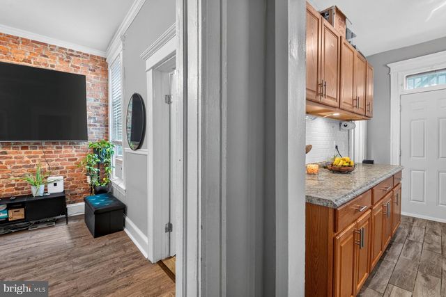 2427 LINDEN AVE, Baltimore, MD 21217