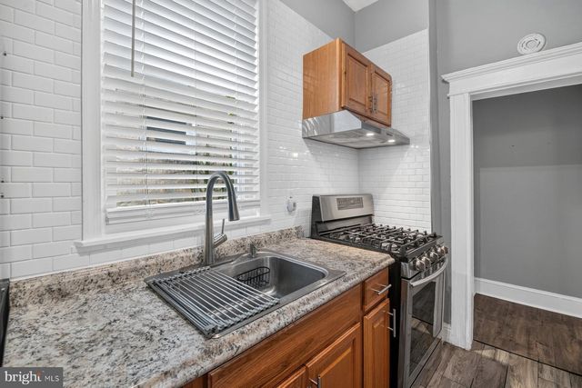 2427 LINDEN AVE, Baltimore, MD 21217