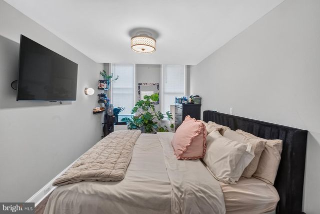 2427 LINDEN AVE, Baltimore, MD 21217