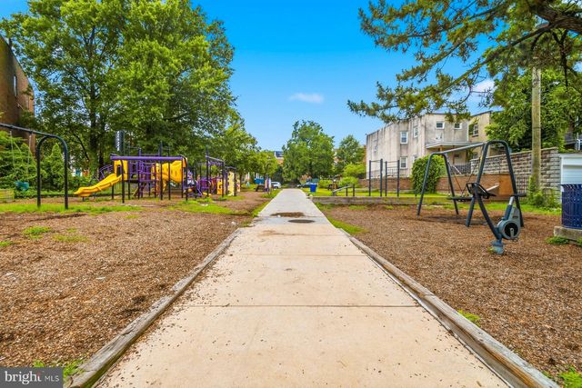 2427 LINDEN AVE, Baltimore, MD 21217