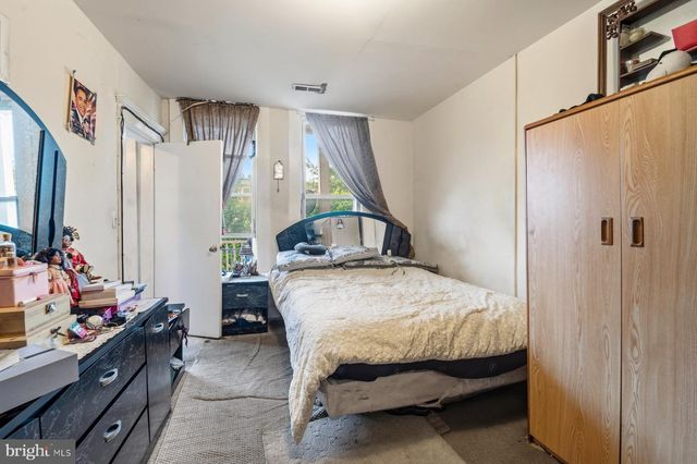2427 LINDEN AVE, Baltimore, MD 21217