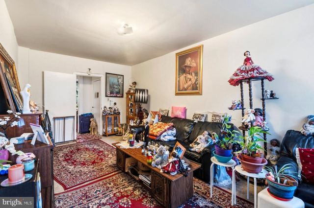 2427 LINDEN AVE, Baltimore, MD 21217