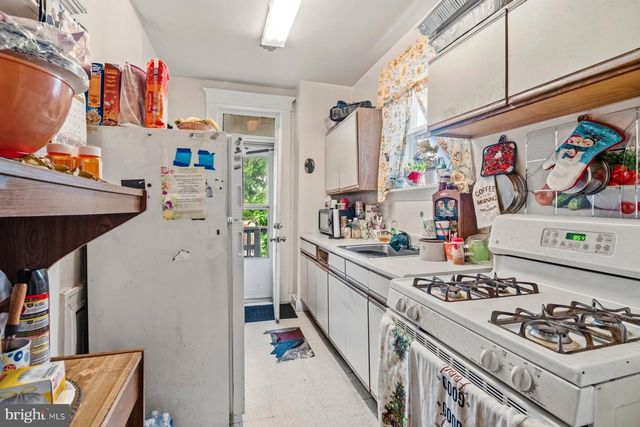 2427 LINDEN AVE, Baltimore, MD 21217