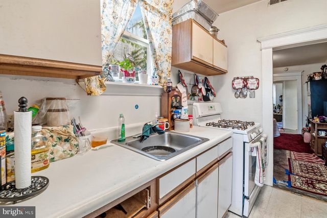 2427 LINDEN AVE, Baltimore, MD 21217