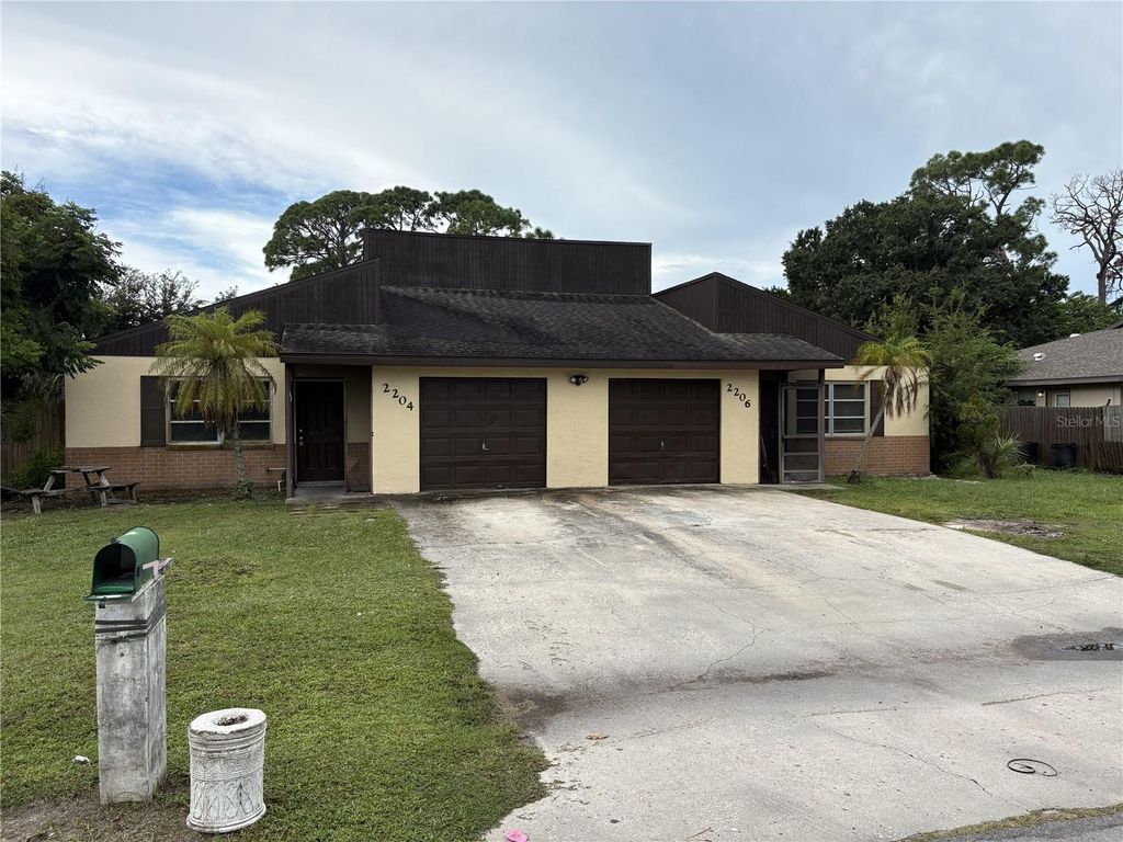 2204 54TH AVENUE DRIVE W, BRADENTON, FL 34207 — photo 4