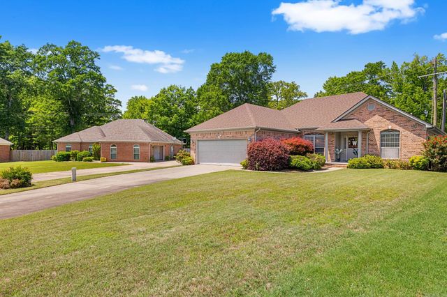 1004 Colonial Drive, Jacksonville, AR 72076
