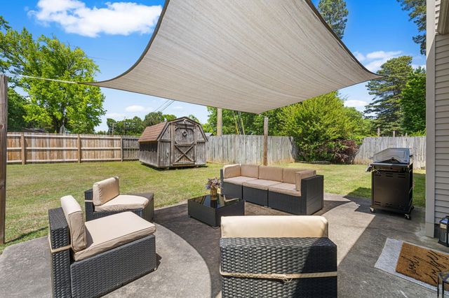 1004 Colonial Drive, Jacksonville, AR 72076