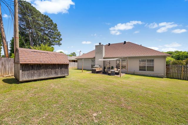 1004 Colonial Drive, Jacksonville, AR 72076