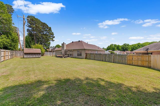 1004 Colonial Drive, Jacksonville, AR 72076