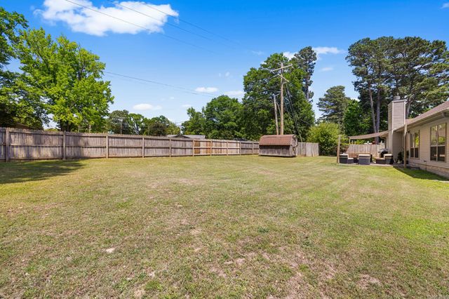 1004 Colonial Drive, Jacksonville, AR 72076