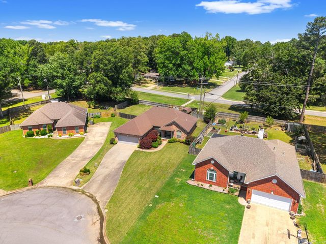 1004 Colonial Drive, Jacksonville, AR 72076