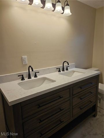 436 Cole Avenue, Akron, OH 44301