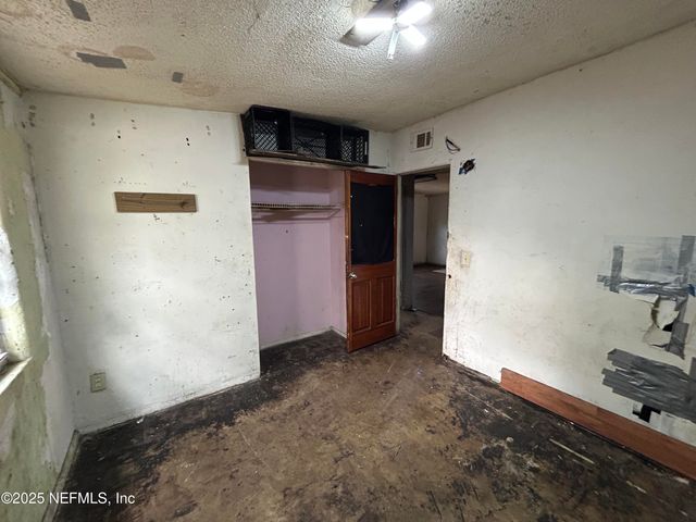 10633 ITHACA Drive, Jacksonville, FL 32218