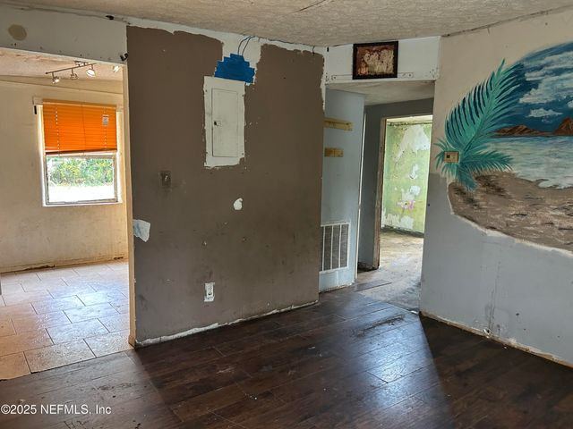 10633 ITHACA Drive, Jacksonville, FL 32218