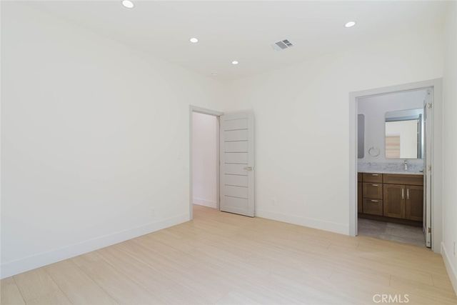 11856 Arminta Street, North Hollywood, CA 91605
