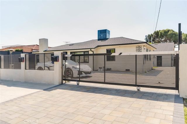 11856 Arminta Street, North Hollywood, CA 91605