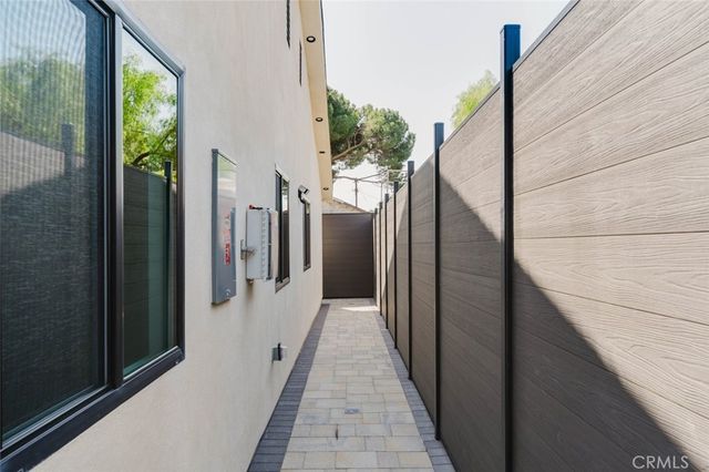 11856 Arminta Street, North Hollywood, CA 91605