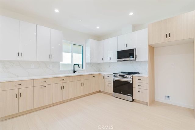 11856 Arminta Street, North Hollywood, CA 91605