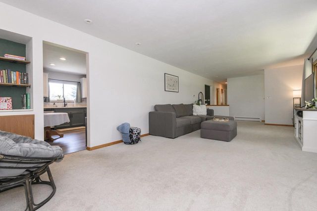 4221 Woodbury LANE, Mount Pleasant, WI 53403