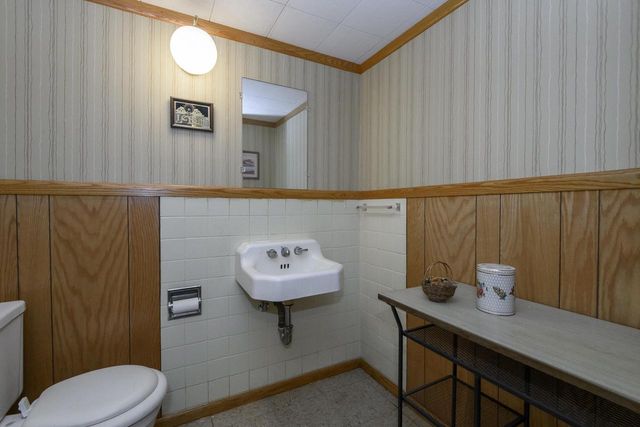 4221 Woodbury LANE, Mount Pleasant, WI 53403