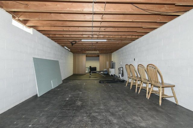 4221 Woodbury LANE, Mount Pleasant, WI 53403