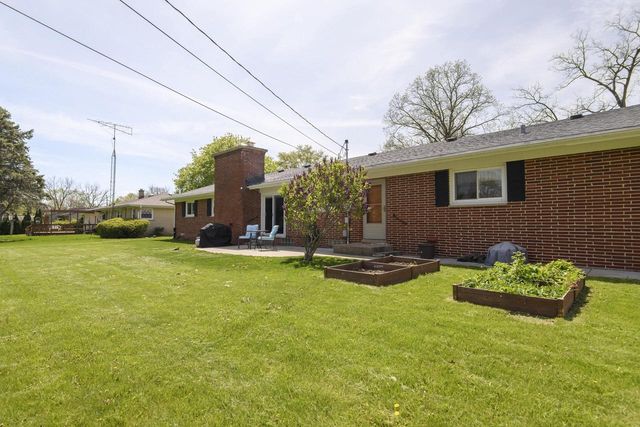 4221 Woodbury LANE, Mount Pleasant, WI 53403