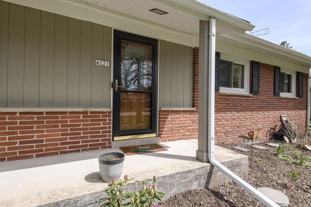 4221 Woodbury LANE, Mount Pleasant, WI 53403