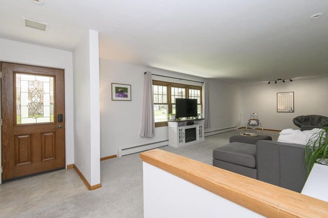 4221 Woodbury LANE, Mount Pleasant, WI 53403