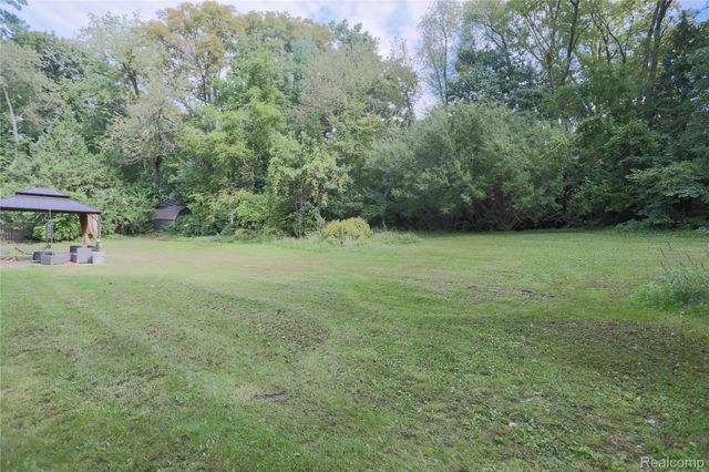 38598 Applewood Street, Clinton Charter Township, MI 48036