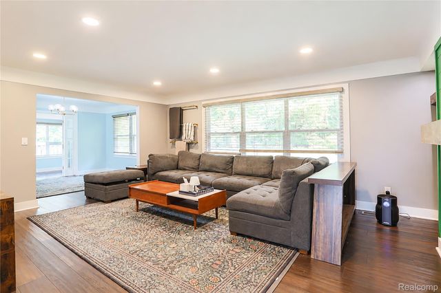 38598 Applewood Street, Clinton Charter Township, MI 48036