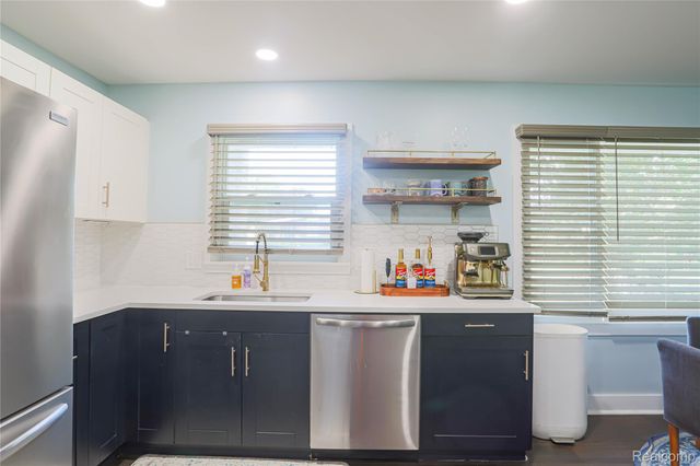 38598 Applewood Street, Clinton Charter Township, MI 48036