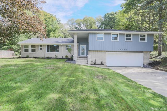 38598 Applewood Street, Clinton Charter Township, MI 48036