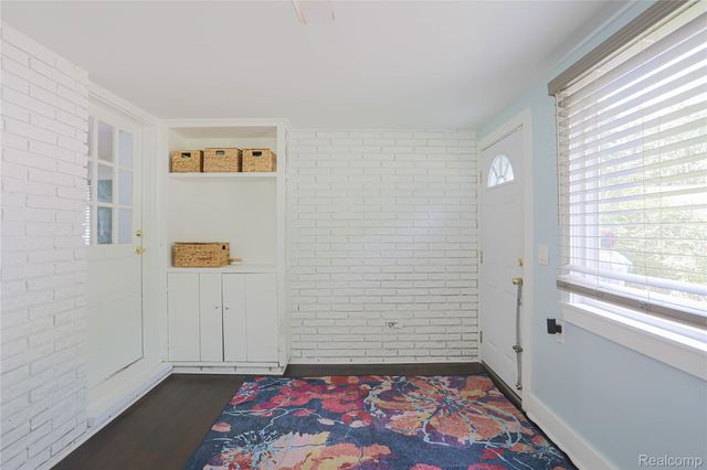 38598 Applewood Street, Clinton Charter Township, MI 48036