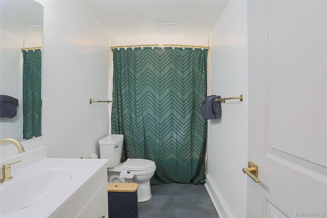 38598 Applewood Street, Clinton Charter Township, MI 48036