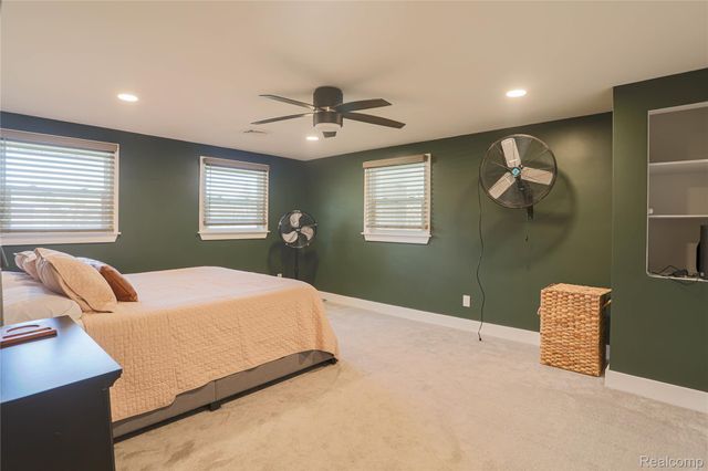 38598 Applewood Street, Clinton Charter Township, MI 48036