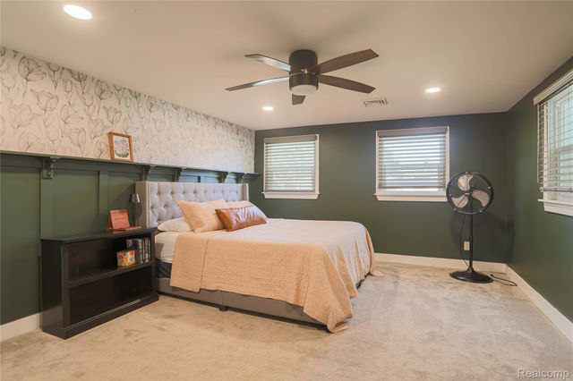 38598 Applewood Street, Clinton Charter Township, MI 48036