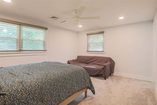 38598 Applewood Street, Clinton Charter Township, MI 48036