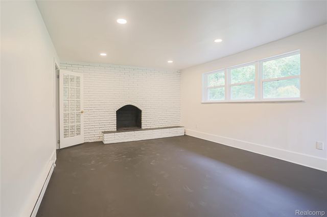 38598 Applewood Street, Clinton Charter Township, MI 48036