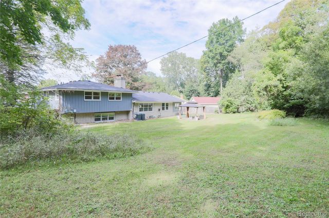 38598 Applewood Street, Clinton Charter Township, MI 48036