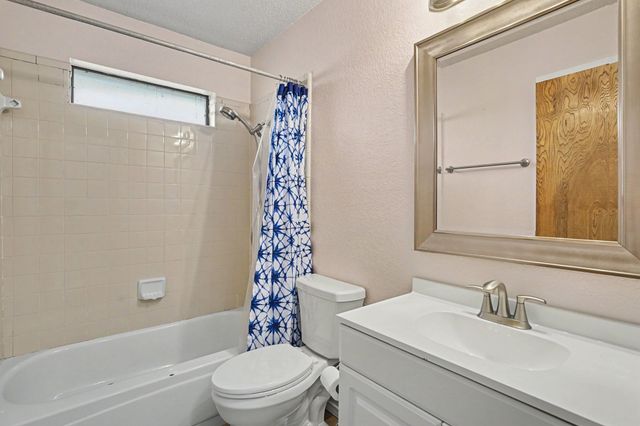 6210 Valley Forge Court, Arlington, TX 76002