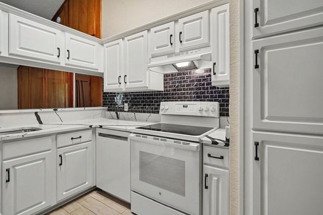 6210 Valley Forge Court, Arlington, TX 76002