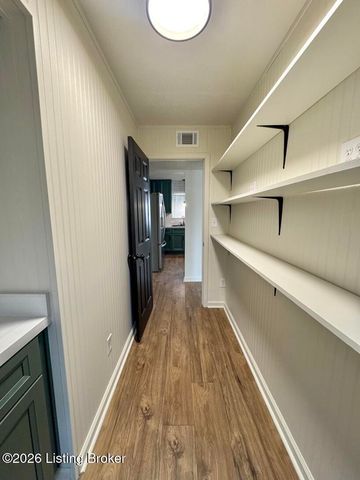 244 Blossom Rd, Louisville, KY 40229