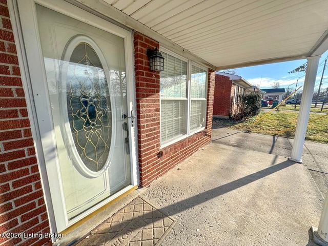 244 Blossom Rd, Louisville, KY 40229