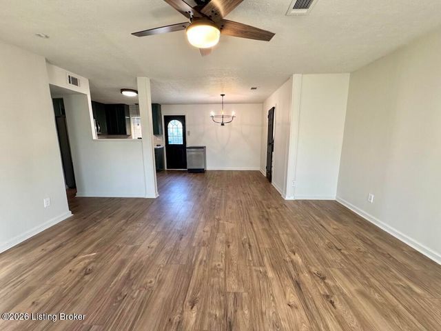 244 Blossom Rd, Louisville, KY 40229