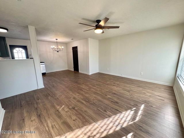 244 Blossom Rd, Louisville, KY 40229