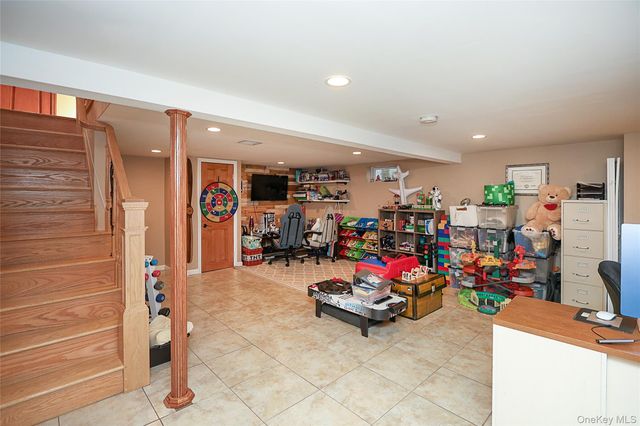 37 Seitz Drive, Bethpage, NY 11714