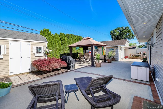 37 Seitz Drive, Bethpage, NY 11714