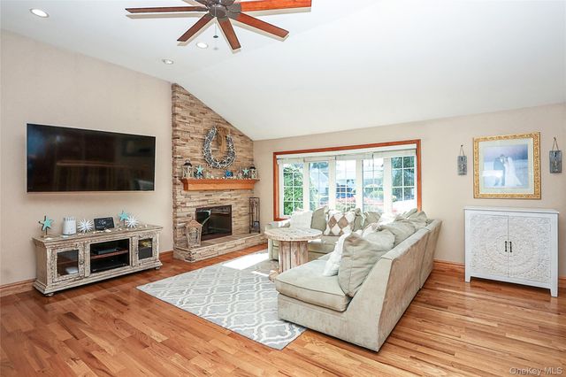 37 Seitz Drive, Bethpage, NY 11714