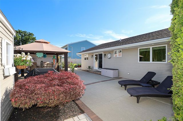 37 Seitz Drive, Bethpage, NY 11714
