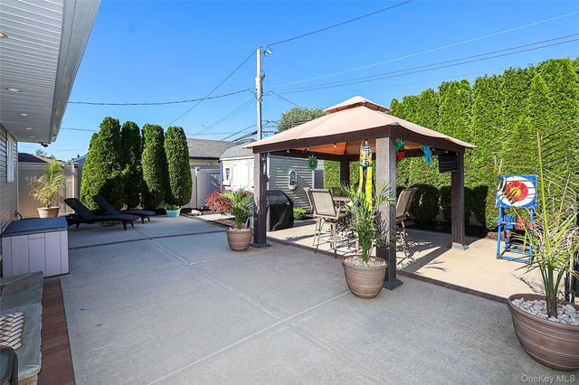 37 Seitz Drive, Bethpage, NY 11714